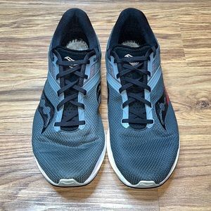 Saucony AXON Size 12.5 Charcoal-Black